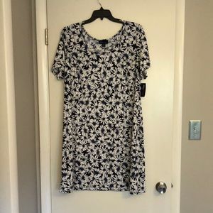 NWT Blue & White Daisy Dress - 2X